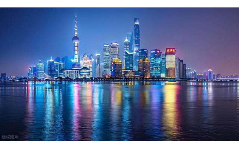 點(diǎn)亮樓宇夜景，煥活城市天際 —— 山東原實(shí)科技于樓體亮化工程之旅